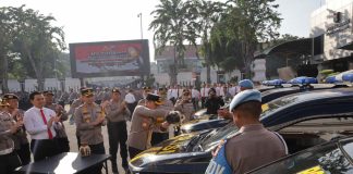 Suasana Apel Penyerahan Mobil dan Laptop di Lapangan A Mapolrestabes Surabaya, Kamis (16/5/2024). IM.com/Addy/