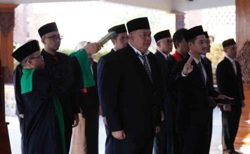 Pelantikan 12 pejabat di lingkup Pemkot Mojokerto, Rabu (22/5/2024).