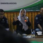 Bupati Ikfina menggelar pertemuan dengan karang taruna Kecamatan Dawarblandong, Mojokerto, Jumat (31/5/2024) malam.