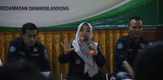 Bupati Ikfina menggelar pertemuan dengan karang taruna Kecamatan Dawarblandong, Mojokerto, Jumat (31/5/2024) malam.