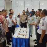 Dirgakkum Korlantas Polri, Brigjen Pol Raden Slamet Santoso saat penandatanganan pakta integritas bersama Perusahaan Otobus (PO) yang ada di Jawa Timur.