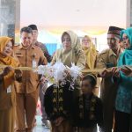 Bupati Mojokerto Ikfina Fahmawati meresmikan Posyandu Kenanten, Puri, Senin (3/6/2024). IM.com/Prayogi Waluyo/