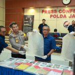 Suasana press rilis digelar di Mapolda Jatim