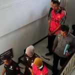 Dua terdakwa kasus pungli di Sidoarjo.