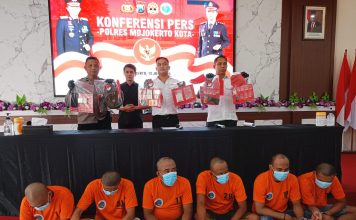 Perangi Narkoba, Polresta Mojokerto Bekuk 6 Orang Jaringan Antar Kota Hasil operasi sikat Semeru 2024 Polresta Mojokerto, Kamis (13/6/2024). IM.com/Tyan/