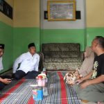 Perwakilan Kemenag Jombang berkunjung ke rumah duka jemaah haji yang meninggal. IM.com/Istimewa/