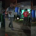 Persiapan pemakaman pria yang hidup kembali di desa Bandung Kecamatan Gedeg Mojokerto.