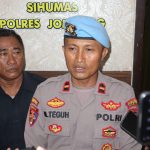 Kasi Propam Polres Jombang M Teguh saat dimintai keterangan. IM.com/Karimatul Maslahah/