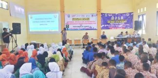 Sosialisasi stop perundungan Polsek Jetis di SMKN 1 Jetis Kabupaten Mojokerto, Kamis (18/7/2024). IM.com/Tyan/