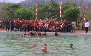 Kolam renang atas awan Desa Jembul, Kabupaten Mojokerto.