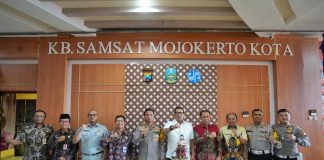 Peresmian KB Samsat di MPP Gajah Mada Kota Mojokerto, Jumat (23/8/2024).