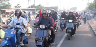 Ribuan scooteris riding bersama Forkopimda Kota Mojokerto. IM.com/Erix/