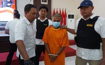 Demi Fantasi Seks, Pria Asal Batu Jual Istrinya ke Pria Hidung Belang di Mojokerto Pelaku tindak penjualan orang diamankan Satreskrim Polresta Mojokerto, Selasa (10/9/2024). IM.com/Erix