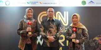 Pemkot Mojokerto menerima penghargaan CNN Awards 2024.