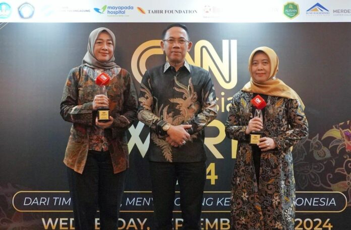 Pemkot Mojokerto menerima penghargaan CNN Awards 2024.