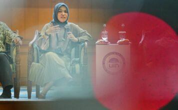 Rosa Permata Sari selaku Direktur Strategi dan Pengembangan Bisnis PGN saat paparan dalam acara Road to Islamic Digital Transformation Forum 2025, (18/10/2024).