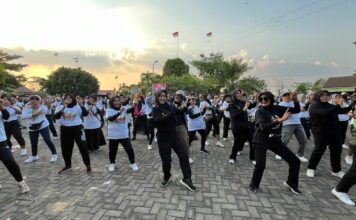 Didukung Emak-emak, Ikfina Bersyukur Gandeng Gus Dulloh di Pilbub Mojokerto 2024