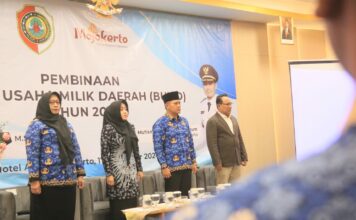 Pilar Utama Ekonomi Daerah, Pemkab Mojokerto Perkuat SDM BUMD Bupati Mojokerto Ikfina Fahmawati membuka kegiatan peningkatan SDM BUMD.