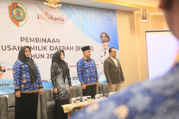 Bupati Mojokerto Ikfina Fahmawati membuka kegiatan peningkatan SDM BUMD.