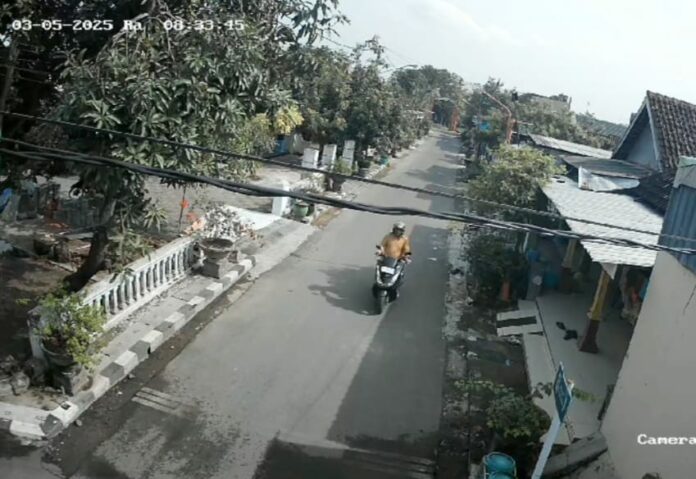 Pelaku gendam terekam CCTV
