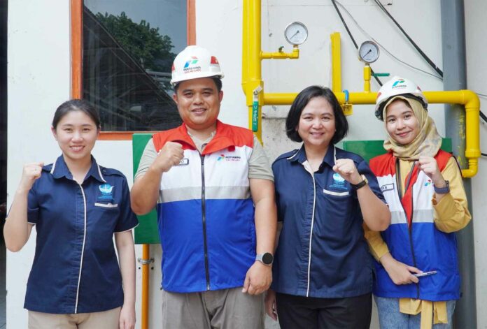 Area Head PGN Semarang, Sugianto Eko Cahyono dan tim melaksanakan seremonial gas in ke Rumah Sakit Panti Wilasa Citarum, Semarang