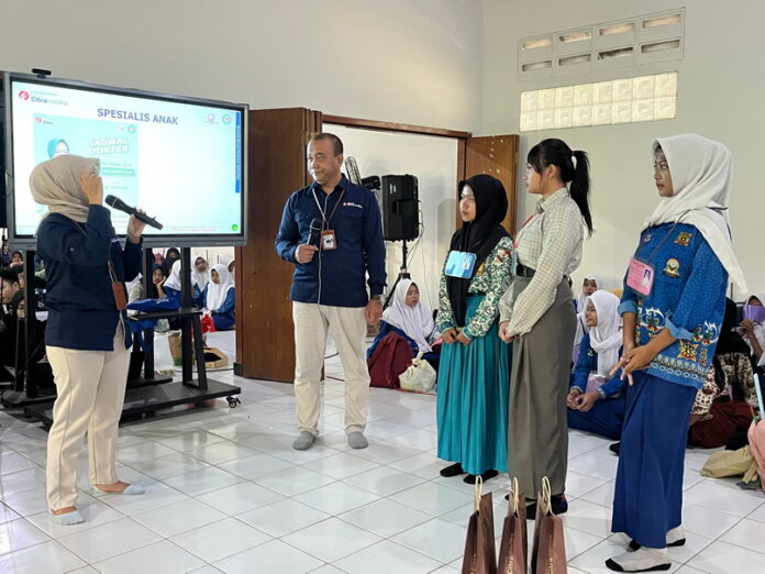 PT Tjiwi Kimia Edukasi Cegah Stunting di SMKN Sooko Mojokerto 