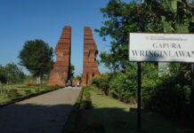 Gapura Wringin Lawang di sore hari. IM.com/Karimatul Maslahah/
