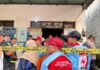 Proses evakuasi korban pemilik toko fotokopi di Dlanggu Mojokerto, Kamis (7/8/2025). IM.com/Karimatul Maslahah/