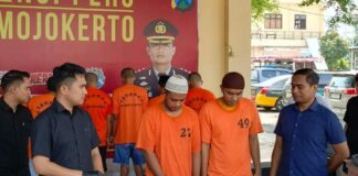 Kasatreskrim Polres Mojokerto, AKP Fauzy Pratama saat memberikan keterangan./bongkah.id/Karimatul Maslahah/