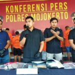 Kasatreskrim Polres Mojokerto, AKP Fauzy Pratama saat memberikan keterangan./bongkah.id/Karimatul Maslahah/
