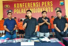 Kasatreskrim Polres Mojokerto, AKP Fauzy Pratama saat memberikan keterangan./bongkah.id/Karimatul Maslahah/