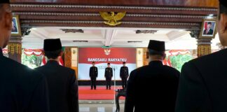 Bupati Mojokerto Muhammad Albarraa saat pelantikan pejabat di pendopo Kabupaten Mojokerto, Rabu (27/8/2025).. IM.com/Karimatul Maslahah/