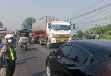 petugas kepolisian saat melakukan olah TKP. IM.com/Karimatul Maslahah/