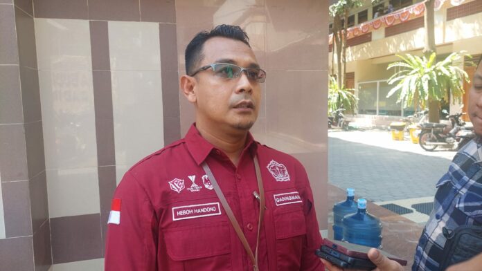 IMG-20250910-WA0009 Kepala Sekolah SMA Budi Utomo, Heboh Handono Pribadi Luhur saat dimintai keterangan. IM.com/Karimatul Maslahah/