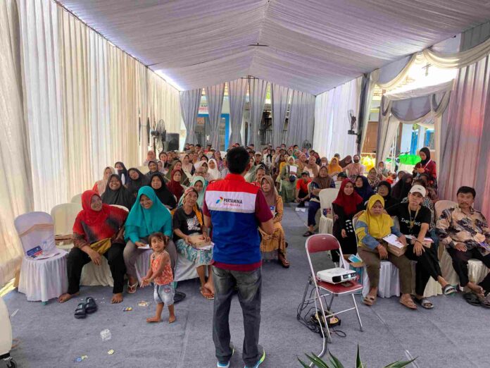 Sosialisasi terkait pemanfaatan jaringan gas bumi (Jargas) rumah tangga oleh PT Perusahaan Gas Negara Tbk (PGN) di Kabupaten Lumajang, Jawa Timur.