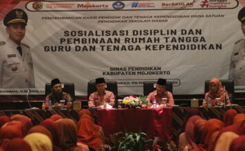 Dinas Pendidikan Kabupaten Mojokerto Sosialisasikan Disiplin ASN dan Pembinaan Rumah Tangga bagi Guru SD Negeri