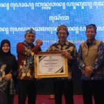 Bupati Mojokerto Raih Penghargaan Menkum atas Pembentukan Pos Bantuan Hukum di Seluruh Desa dan Kelurahan 