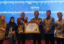 Bupati Mojokerto Raih Penghargaan Menkum atas Pembentukan Pos Bantuan Hukum di Seluruh Desa dan Kelurahan 