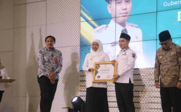 Bupati Mojokerto Raih Penghargaan OPOP, Perkuat Kemandirian Ekonomi Pesantren 