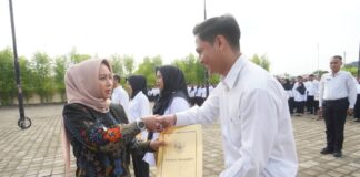 Wali Kota Mojokerto Serahkan 1.119 SK PPPK Paruh Waktu