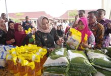 Tinjau Gerakan Pangan Murah, Wali Kota Mojokerto Pastikan Harga Stabil Jelang Nataru