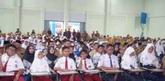 Pemkab Mojokerto Investasi Pendidikan, 208 Siswa Berprestasi Terima Beasiswa APBD 2025