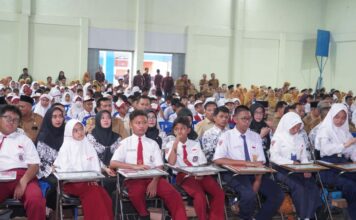 Pemkab Mojokerto Investasi Pendidikan, 208 Siswa Berprestasi Terima Beasiswa APBD 2025