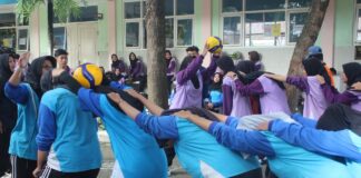 Permainan Gobak Sodor Diminati Siswa SMAN 1 Kutorejo Dalam Class Meeting Akhir Semester