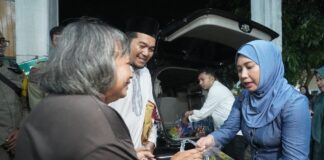 Safari Ramadan di Wates, Wali Kota Mojokerto Serahkan Hibah dan Ajak Warga Siaga Hujan