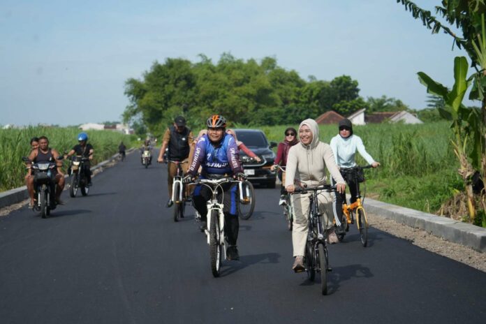 ASN Pemkot Mojokerto wajib bersepeda setiap hari Jumat untuk mendorong penghematan energi serta pengurangan emisi secara berkelanjutan.