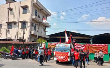 Buruh PT Hidup Karya Abadi Mojokerto Tuntut Perusahaan Penuhi Hak Normatif