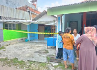 Peristiwa kekerasan dalam rumah tangga terjadi di Dusun Sumbertempur, Desa Sumbergirang, Kecamatan Puri, Kabupaten Mojokerto, Jawa Timur, Rabu (6/1/2026) pagi.