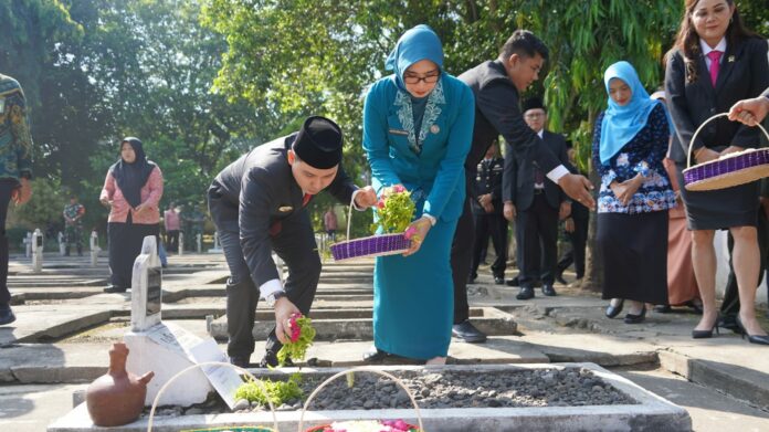 Jelang HUT ke-733 Kabupaten Mojokerto, Gus Barra dan Forkopimda Ziarah ke Makam Tokoh Pendahulu