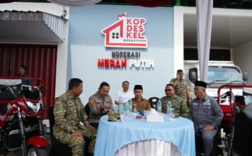 Di Kabupaten Mojokerto, peresmian operasional KDKMP dipusatkan di Desa Seduri, Kecamatan Mojosari. Kegiatan itu dihadiri Dandim 0815/Mojokerto Letkol Inf Abi Swanjoyo bersama jajaran Forkopimda Mojokerto Raya.